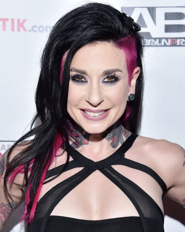 Portrait of Joanna Angel, photographed by Toglenn